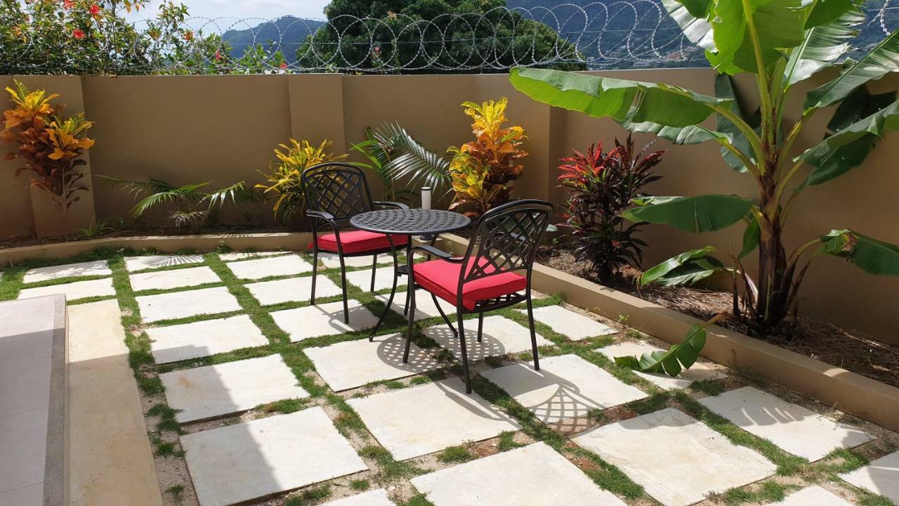 Apartamento Whispering Palms Bel Ombre Exterior foto